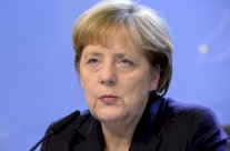 ميركل حازمة بشأن حرية التنقل بعد بريكست