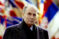 فرنسا تنشر رسائل فرانسوا ميتران الغرامية