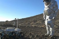 أوباما يتعهد بإرسال البشر إلى المريخ!