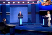 تبادل إتهامات حاد بين ترامب وكلينتون في آخر مناظرة