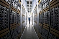 خبراء: إيران وراء الهجوم على إنترنت أميركا