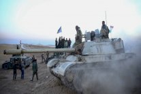 أشتون يصل الى بغداد لبحث سير معارك الموصل