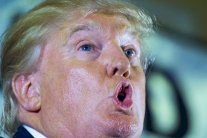 كلينتون: ترامب 