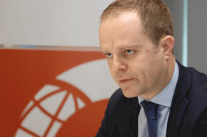 بريطانيا: لماذا لا يوجه بشار مقاتلاته ضد الإرهابيين؟