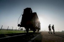 زعماء روحيون إسرائيليون يدعون إلى السلام من أوشفيتز