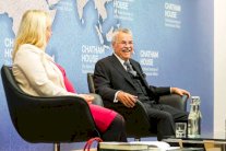 وصفة النعيمي للنجاح: كثيرٌ من العمل... والابتسام