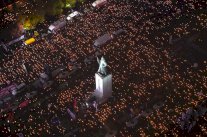 تظاهرات عارمة تضاعف الضغوط على رئيسة كوريا الجنوبية