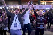 ترامب 274 صوتا X كلينتون 218