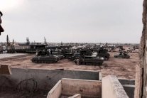 حزب الله يستعرض عسكريًا في سوريا: لمن يوجّه رسائله؟