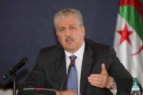 الوزير الأول الجزائري في السعودية لتعزيز العلاقات