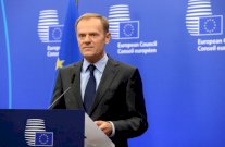 توسك يهنئ ترامب ويدعوه الى عقد قمة اوروبية اميركية