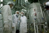 ايران ارسلت الى سلطنة عمان 11 طنا من المياه الثقيلة