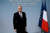 فرنسا تدعو الى اجتماع دولي حول سوريا