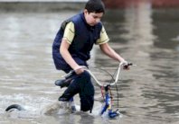 أمطار غزيرة تتسبب بفيضانات وسيول في قطر