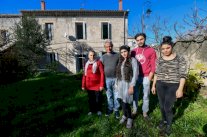 عائلة من الرقة السورية تحاول بناء مستقبل في الريف الفرنسي