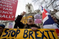 الحكومة البريطانية تصر على صلاحياتها إزاء بريكست