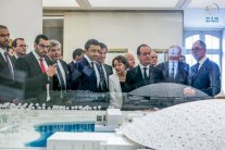 هولاند يزور متحف اللوفر - أبوظبي