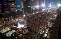 تظاهرة حاشدة في سيول للمطالبة باستقالة رئيسة كوريا الجنوبية