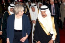 ماي وجهاً لوجه مع قادة الخليج اليوم