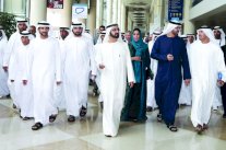 محمد بن راشد يتفقّد قمة رواد التواصل الاجتماعي العرب