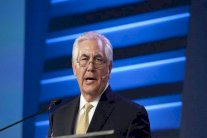 ترامب مبررًا اختيار تيلرسون: استثماراته في روسيا كبيرة