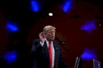 ترامب يدافع عن تشكيلة فريقه الحكومي المقبل