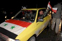 أنصار بشار الأسد يحتفلون في حلب