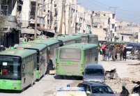 الخارجون من حلب يحلمون بالعودة إليها