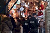 تدابير أمنية مشددة تواكب احتفال الفرنسيين بالميلاد