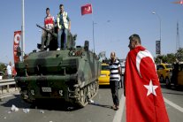 تركيا تبدأ الثلاثاء أول محاكمة لمشتبه فيهم بالانقلاب