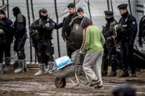 اليونان تخشى حدوث اعمال عنف اذا فتح مركز للمهاجرين