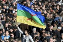 الأمازيغية لغة رسمية في الجزائر بعد نضال طويل