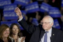 ساندرز: نتائج انتخابات آيوا التمهيدية شبه متعادلة بيني وبين كلينتون