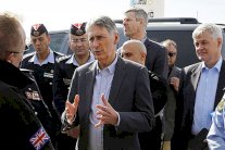 الكرملين والخارجية يرفضان تصريحات هاموند