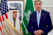 الجبير وكيري يبحثان سبل إعادة إطلاق جنيف