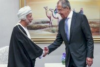 لافروف يحادث كبار القادة العُمانيين 