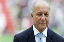 باريس: النظام السوري يستعين بروسيا لخنق حلب