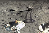 الصين تنشر مئات الصور لسطح القمر