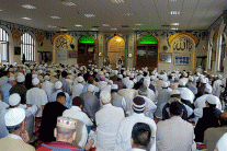 المسلمون والمسيحيون يدًا واحدة في لوتن البريطانية 