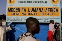 بدء التصويت في انتخابات النيجر الرئاسية وتأخير في معظم مراكز العاصمة