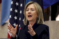 كلينتون وترامب يفوزان في المحطة الثالثة من الانتخابات التمهيدية