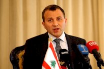 لبنان: سياسيون يصبون جام غضبهم على وزير الخارجية