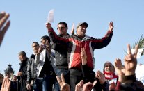 الحكومة التونسية تقاضي عناصر امن اقتحموا مقرها