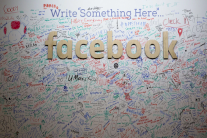 مؤسس فيسبوك يحارب خطاب الكراهية داخلياً وخارجياً