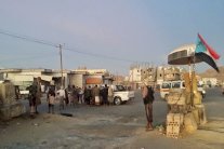 محافظ شبوة يهاجم القاعدة