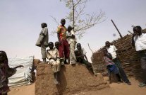 أطفال دارفور النازحون يناضلون للحصول على التعليم