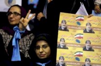 انتخابات مجلس الخبراء في إيران تقصي محافظين كبيرين