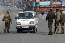 المقاتلات الباكستانية تقصف مخابئ متمردين وتقتل 15 منهم