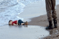 السجن أربعة أعوام لمهرّبين تسببا في غرق الطفل ايلان