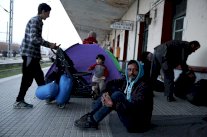 الاتحاد الأوروبي يعرض مساعدة دوله الأعضاء التي تواجه تدفقًا للاجئين